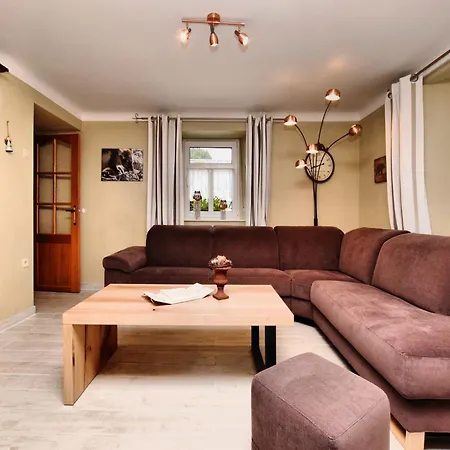 Souvenirs D'Ouren Landhaus 5 Bedrooms Sauna & Outdoor Wellness Бург-Ройланд