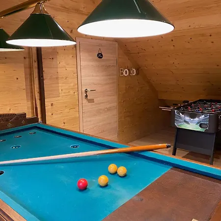 Дом отдыха Souvenirs D'Ouren Landhaus 5 Bedrooms Sauna & Outdoor Wellness